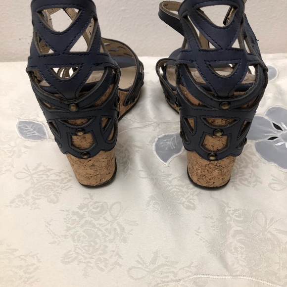 Adrienne Vittadini W Size 10 Gray Fine Leather Cork Wedges with Geometric Design - Picture 2 of 16